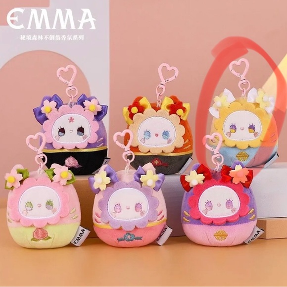 🆕 Emma Secret Forest Blind Scented Plush Keychain - Picture 2 of 4